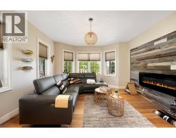 Family room/Fireplace - 658 Talbot Street East, Leamington, ON N0P2P0 Photo 17