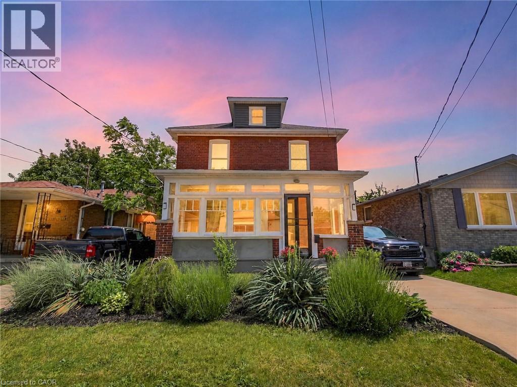 32 LORNE Street - 1