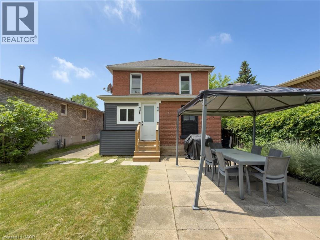 32 LORNE Street - 6