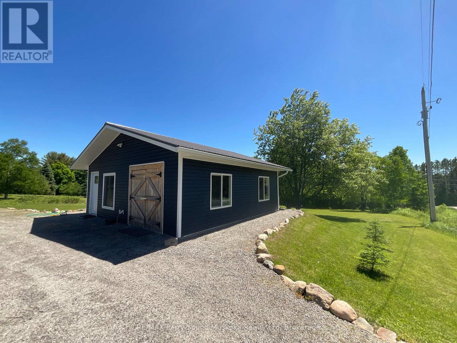 135 DANIEL DRIVE - 10