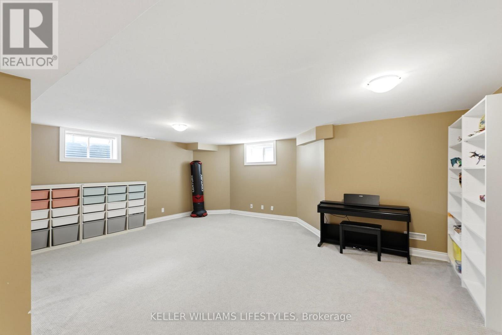 1127 FOXHUNT ROAD - 32
