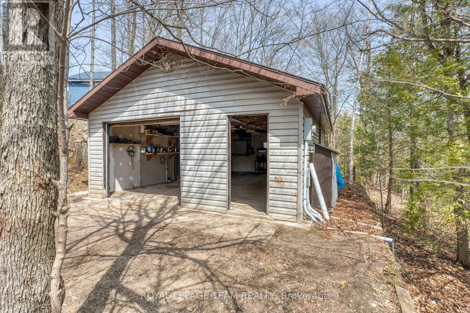 1139 B NORTH SHORE ESTATES LANE N - 17