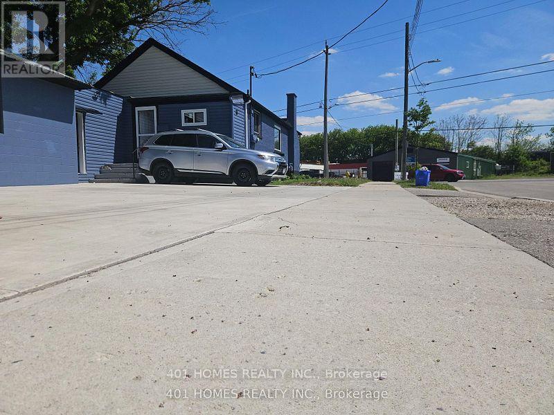 1092 BRYDGES STREET - 3