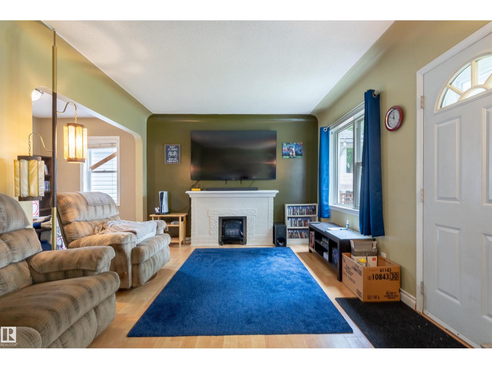 11432 84 St NW photo 3 — MLS® E4493604