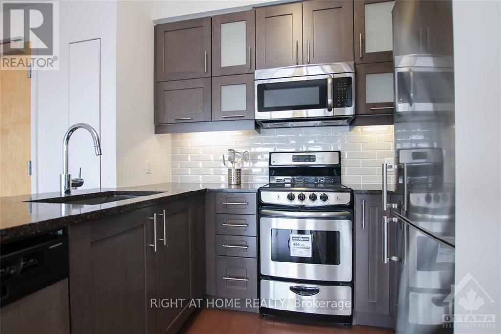 #2306 40 NEPEAN STREET - 18