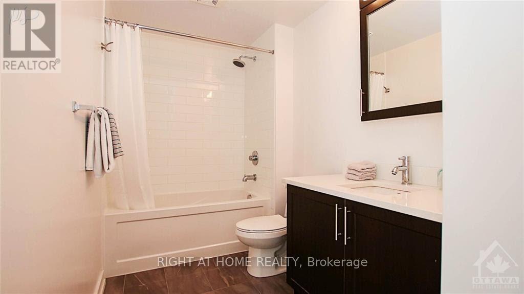 #2306 40 NEPEAN STREET - 6