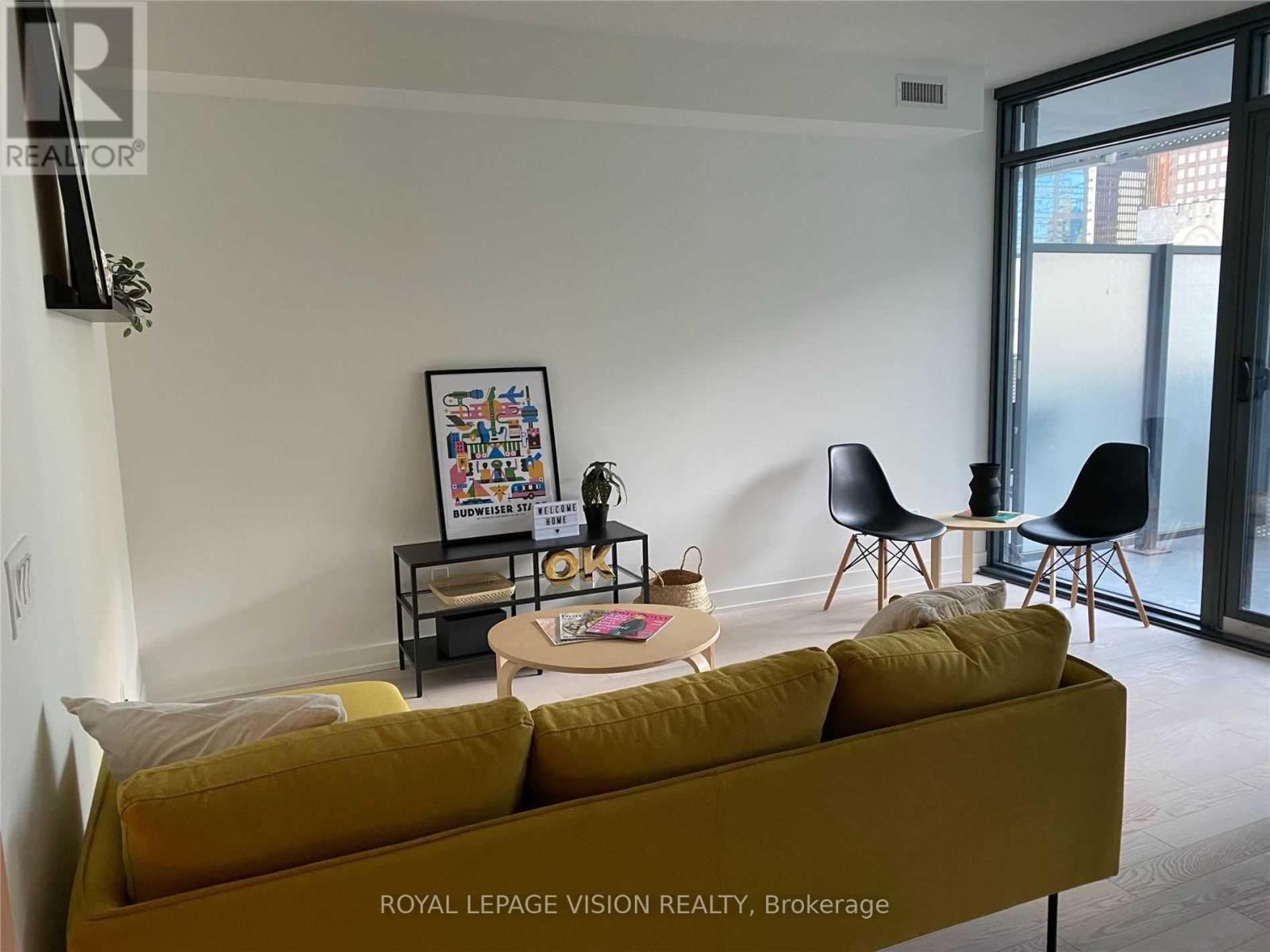#1806 25 RICHMOND STREET - 4
