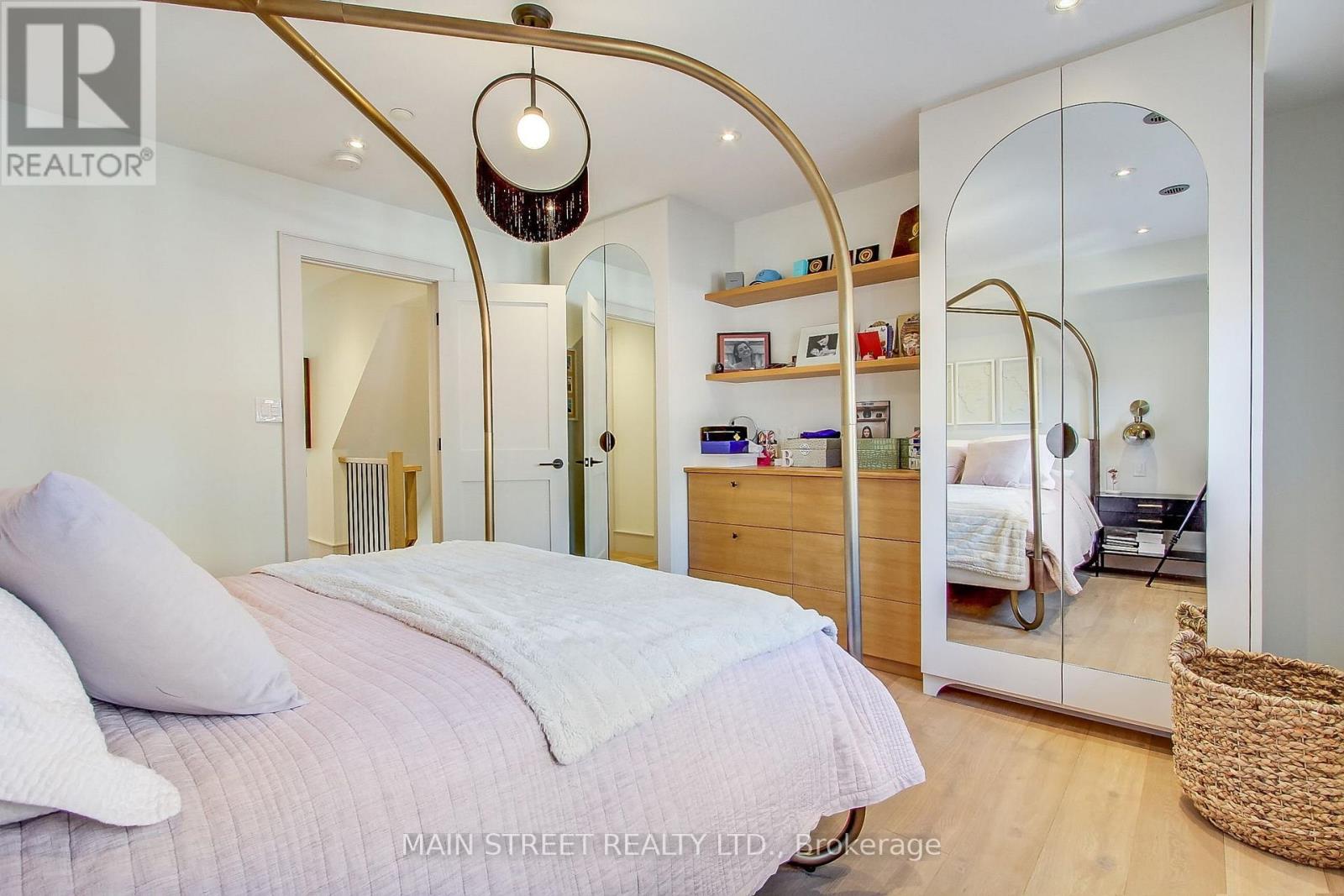 #27 12 POWSELAND CRESCENT - 28