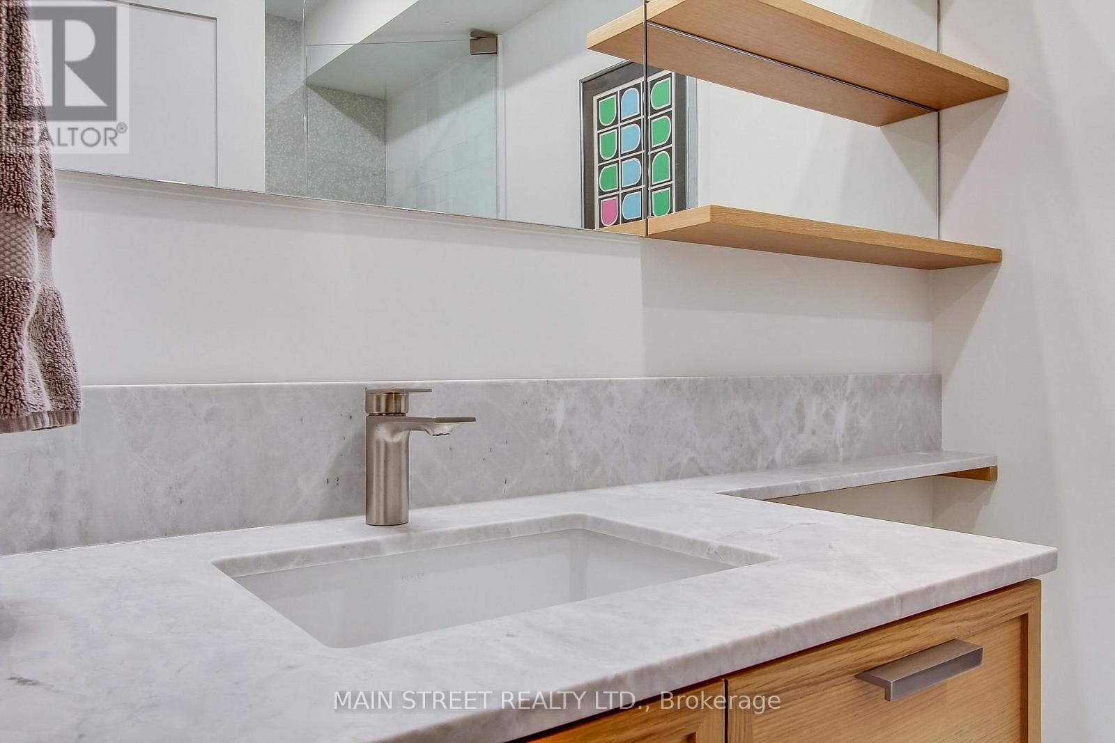 #27 12 POWSELAND CRESCENT - 33