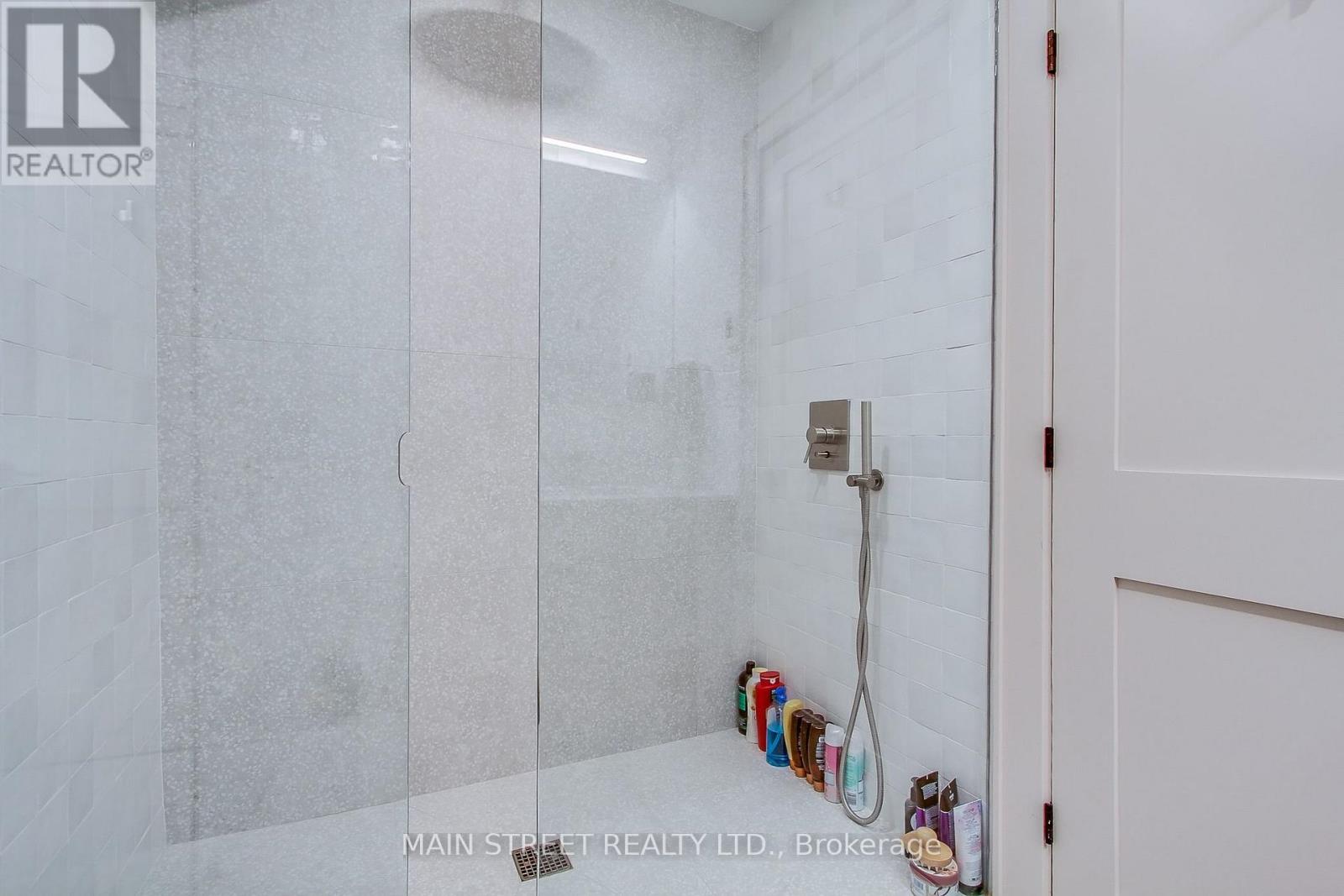 #27 12 POWSELAND CRESCENT - 34
