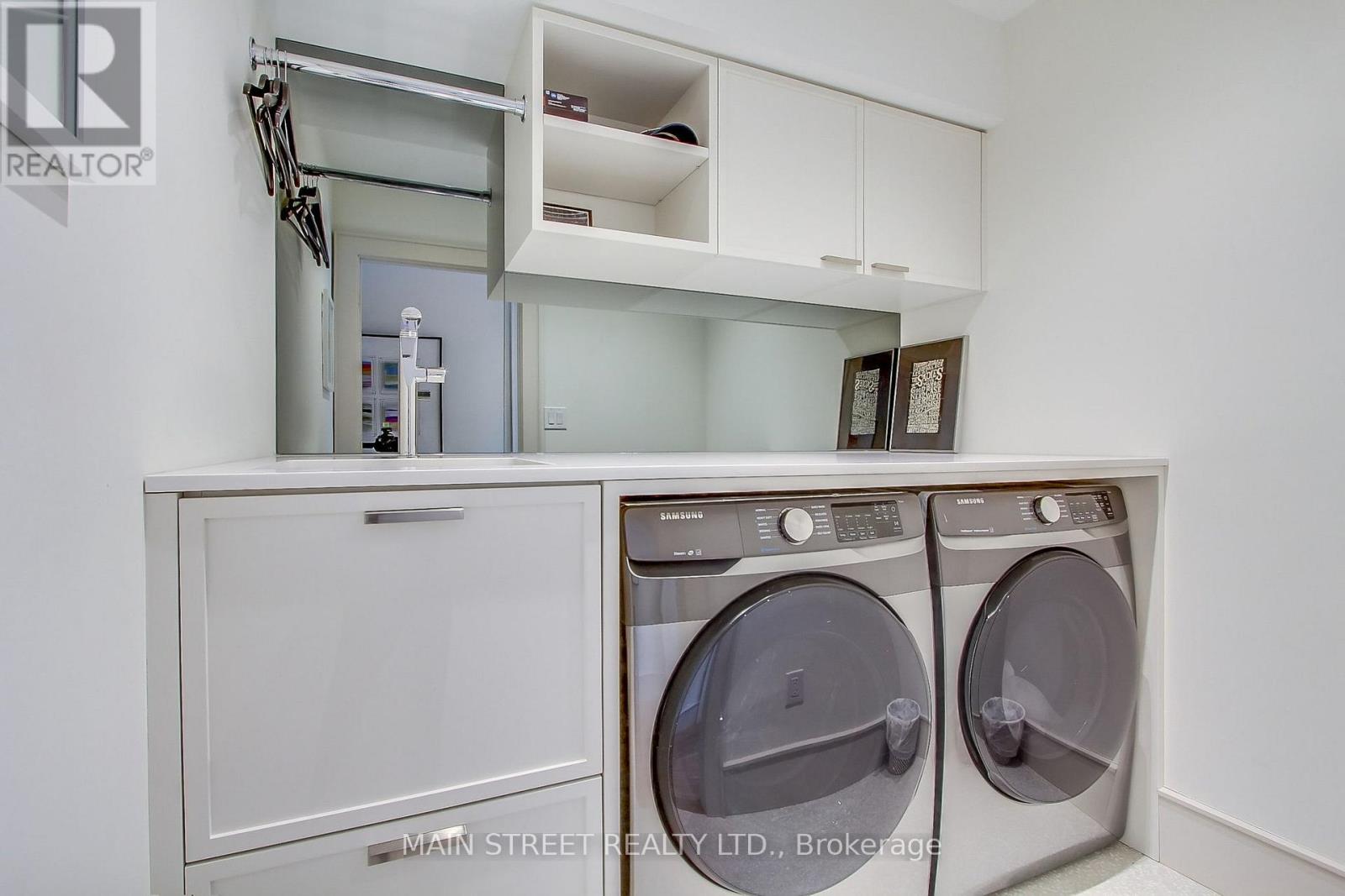 #27 12 POWSELAND CRESCENT - 35