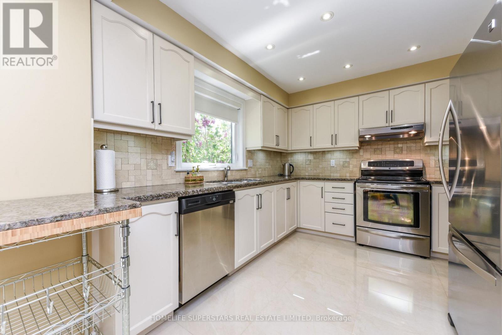 168 RIVER OAKS BOULEVARD E - 12