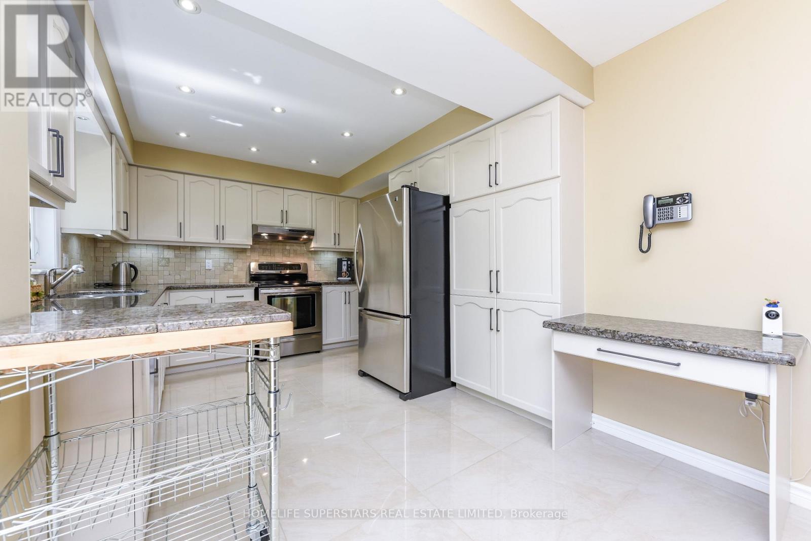 168 RIVER OAKS BOULEVARD E - 13