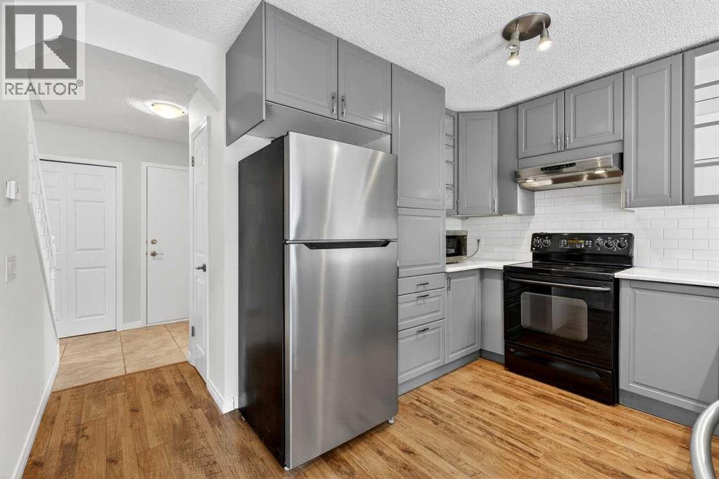 98 River Rock Crescent SE — photo 17
