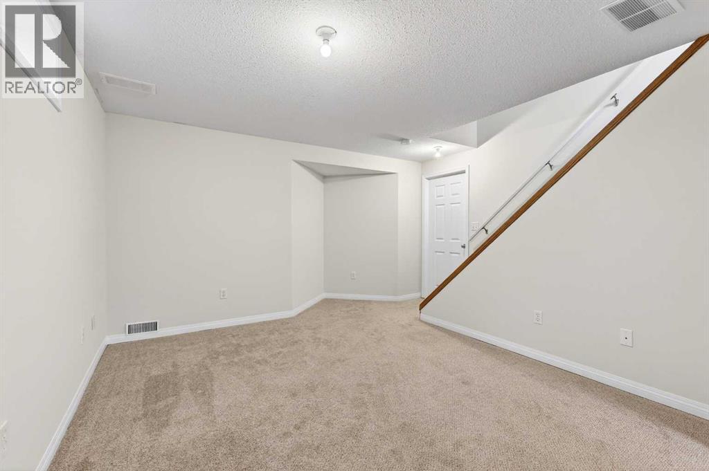 98 River Rock Crescent SE — photo 44