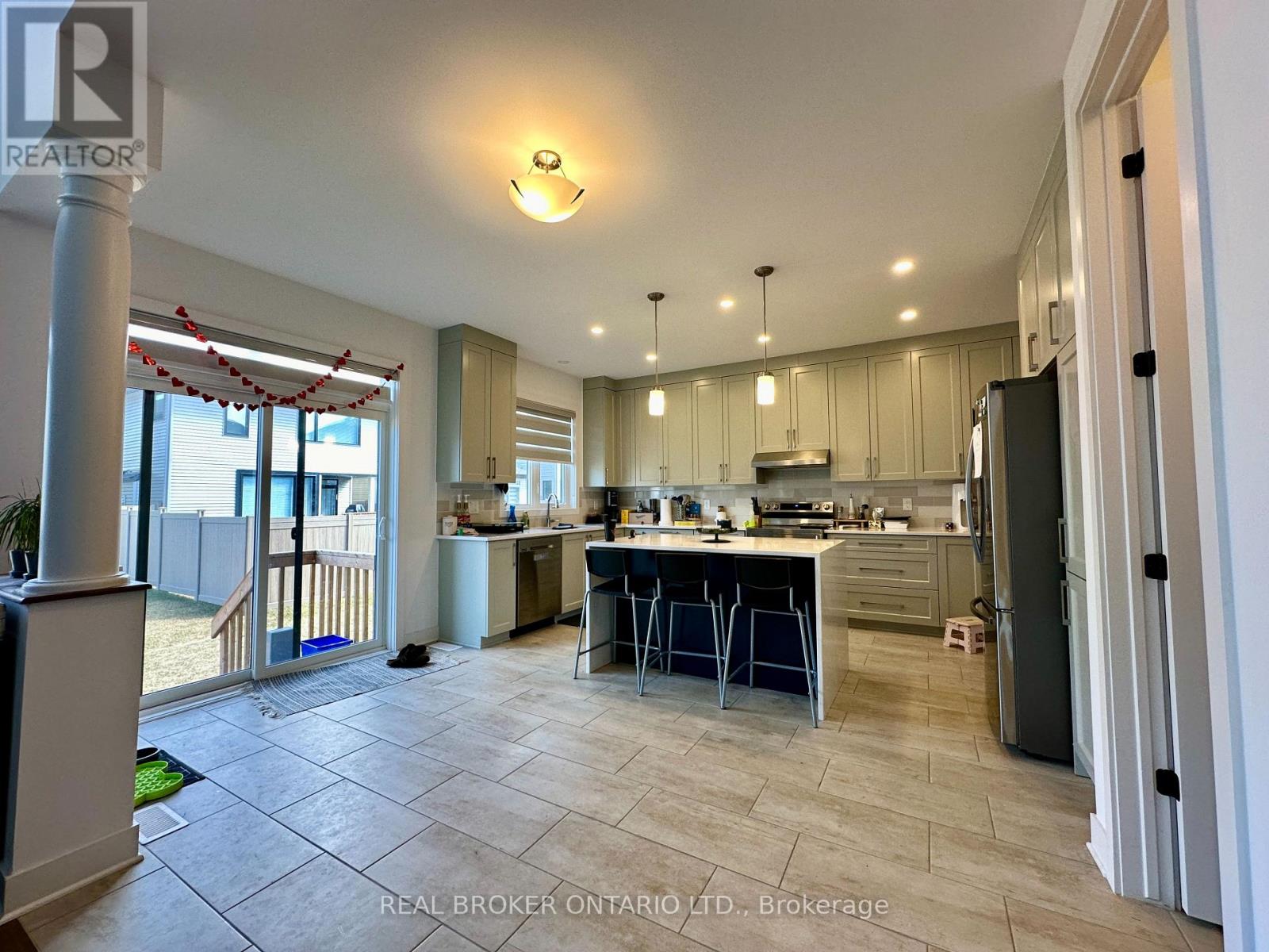 4 Bed, 4 Bath House for Rent in Ottawa – 646 GENDARME CIRCLE, Ottawa – MLS# X13441086 - Image 14