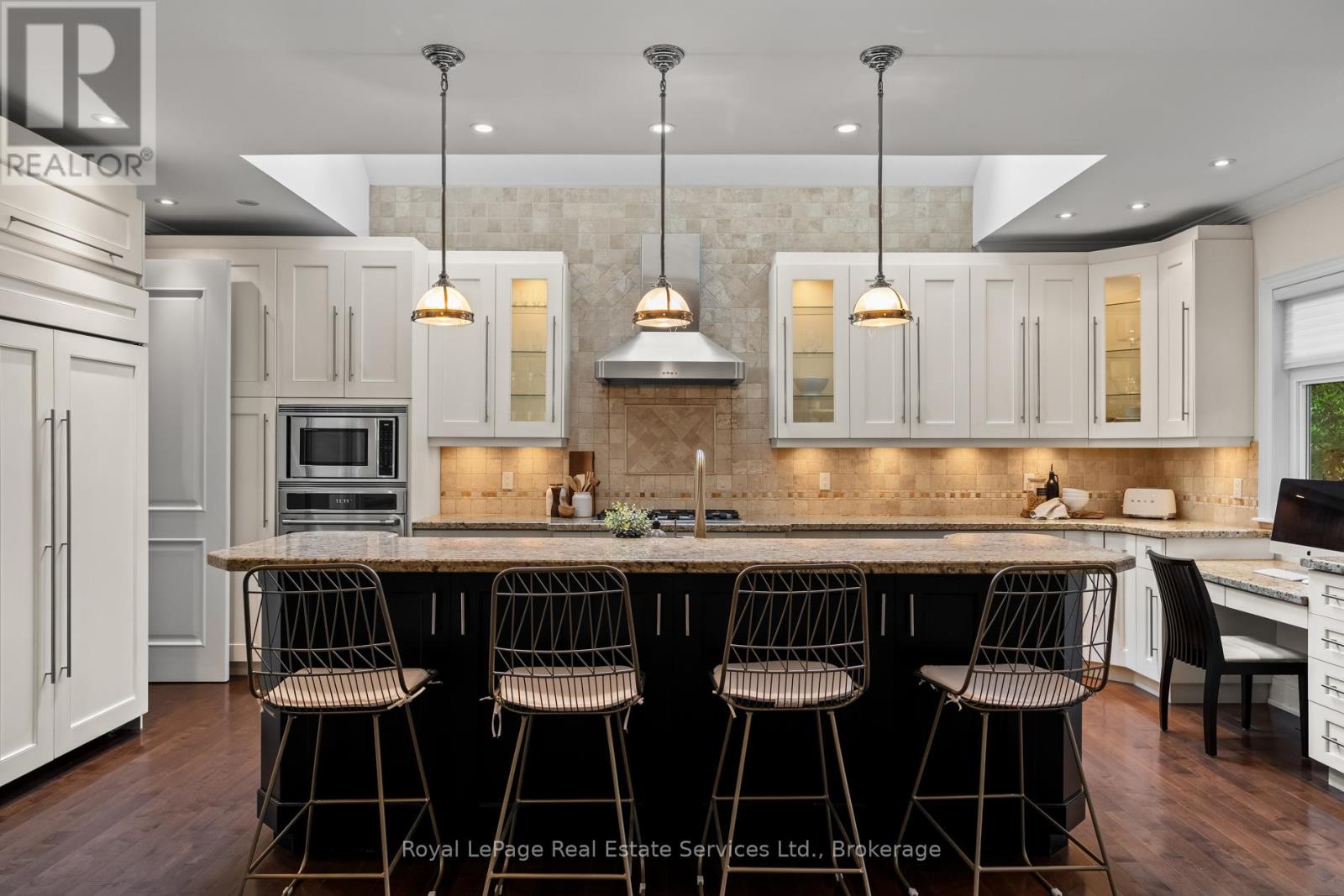 370 CHRISTINA DRIVE - 11