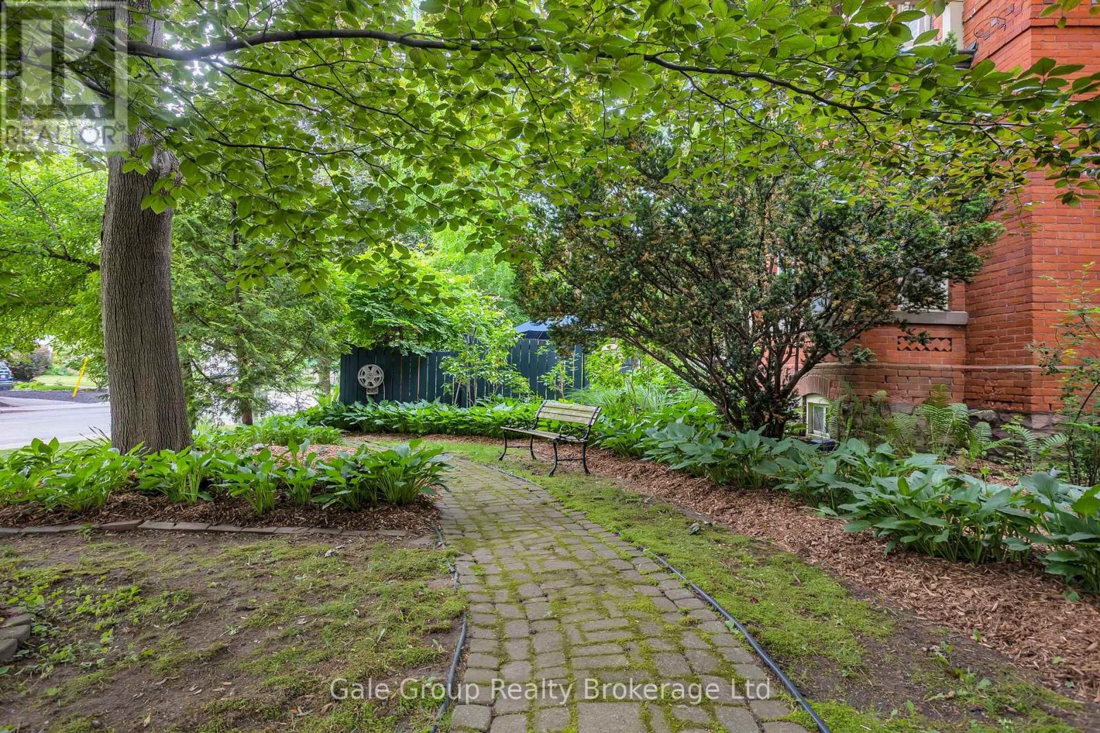 105 VANSITTART AVENUE - 12