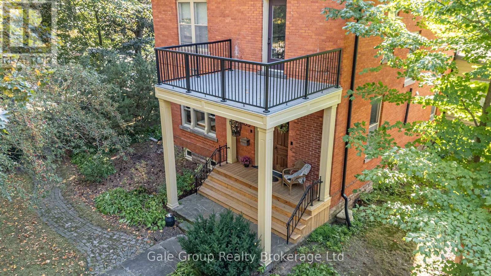 105 VANSITTART AVENUE - 16