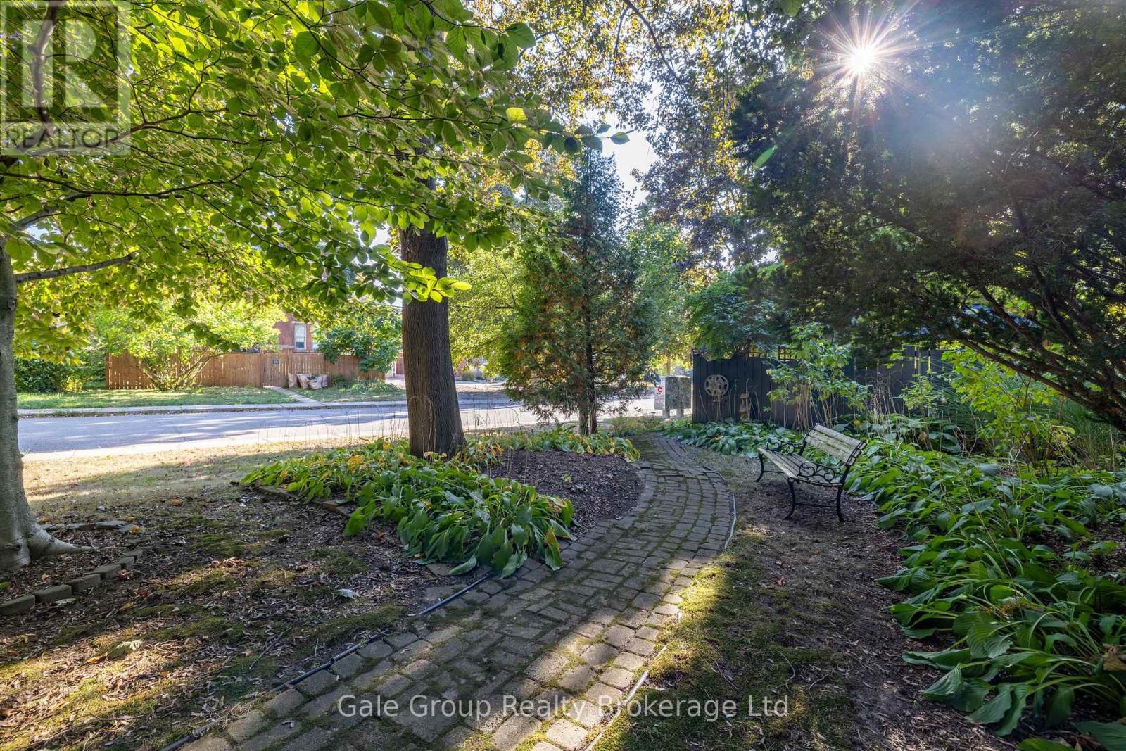 105 VANSITTART AVENUE - 17