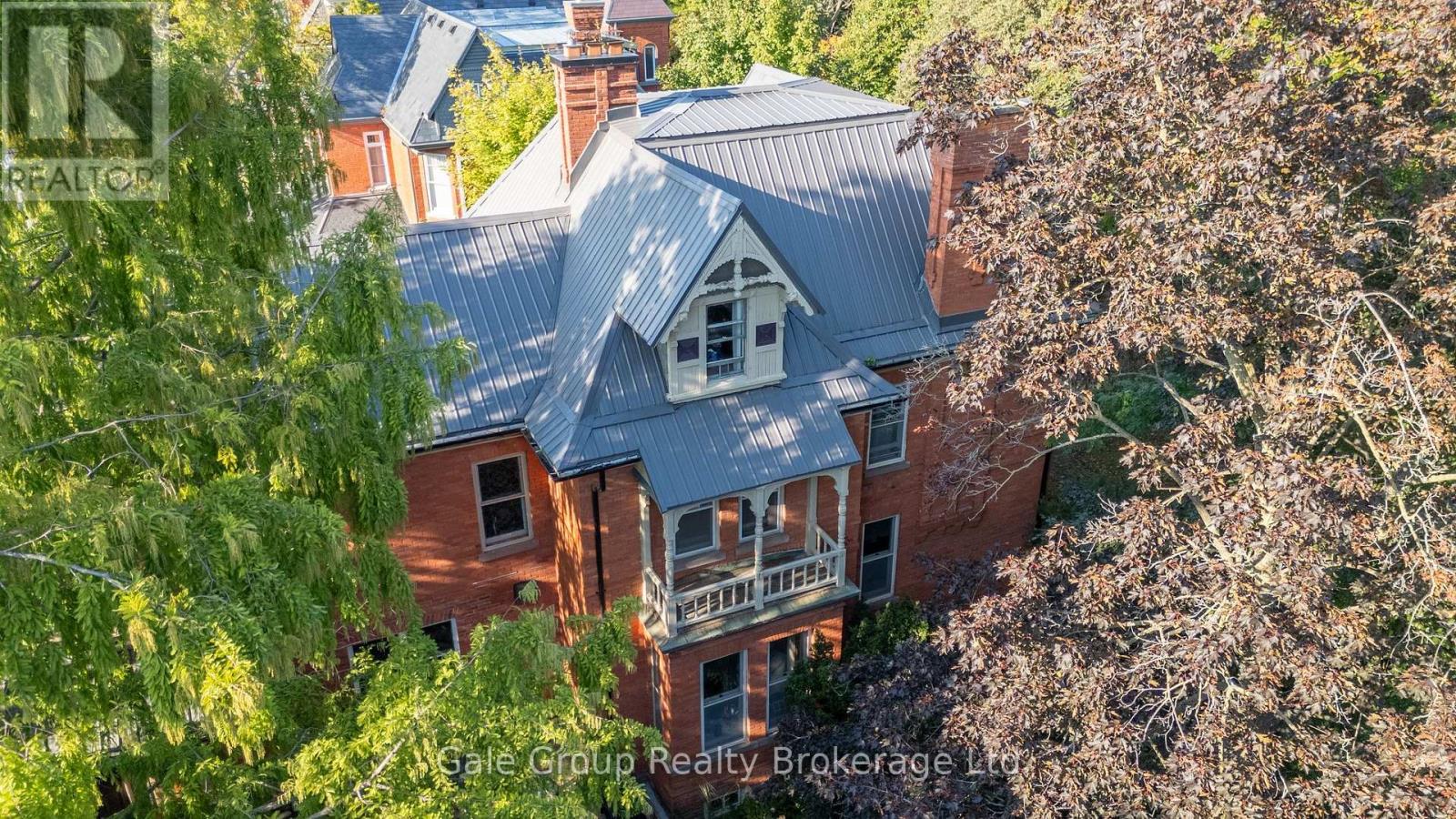105 VANSITTART AVENUE - 2