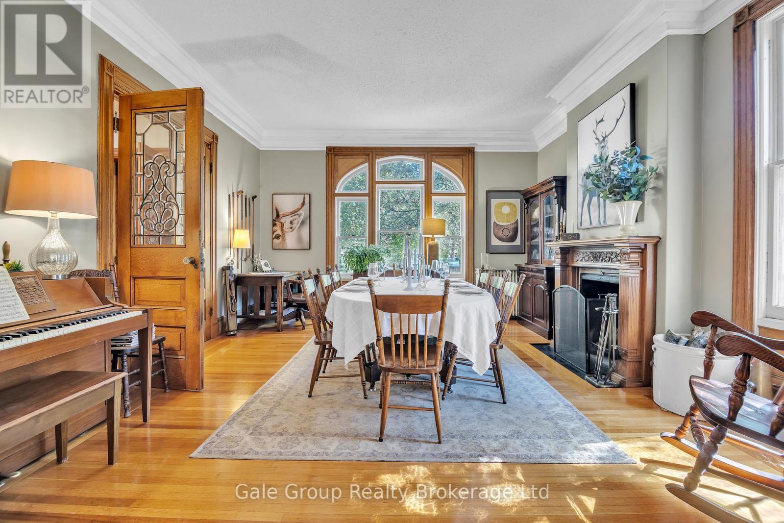 105 VANSITTART AVENUE - 24