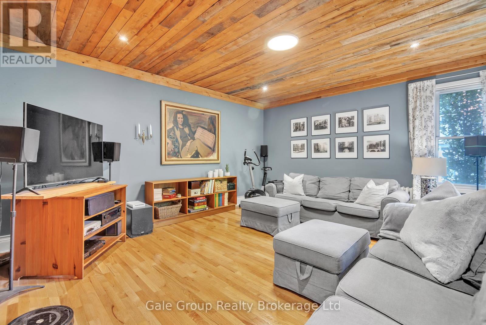 105 VANSITTART AVENUE - 26