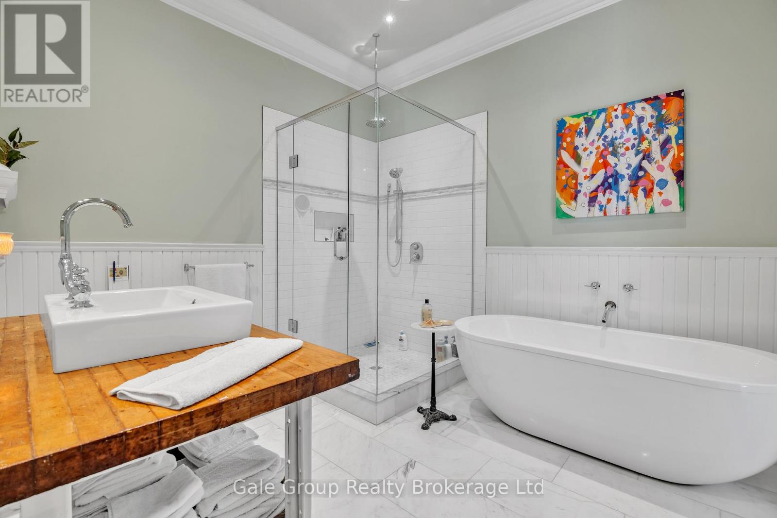 105 VANSITTART AVENUE - 27