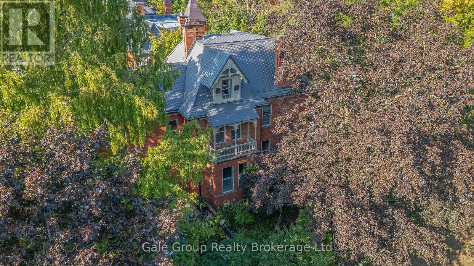 105 VANSITTART AVENUE - 3