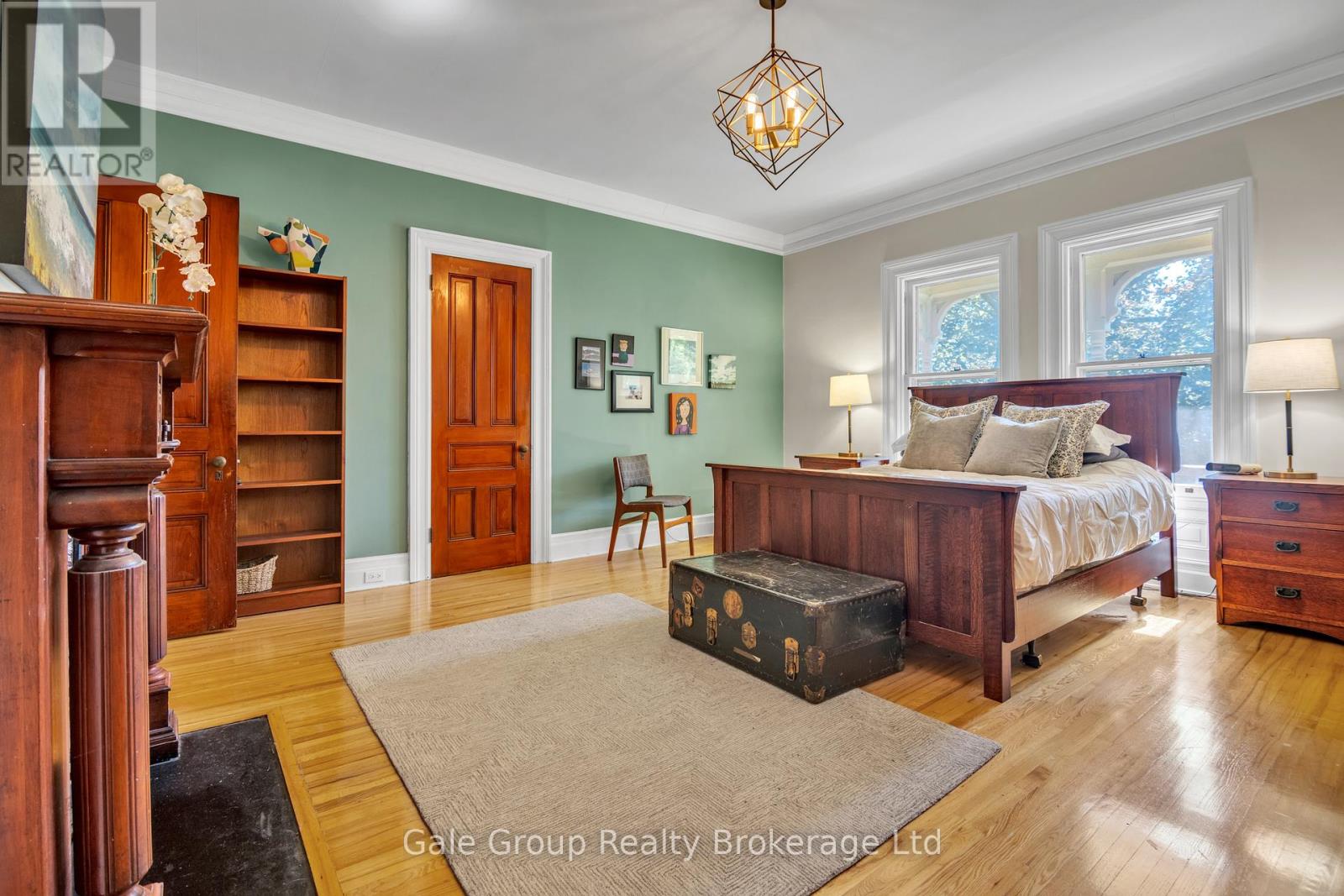 105 VANSITTART AVENUE - 32