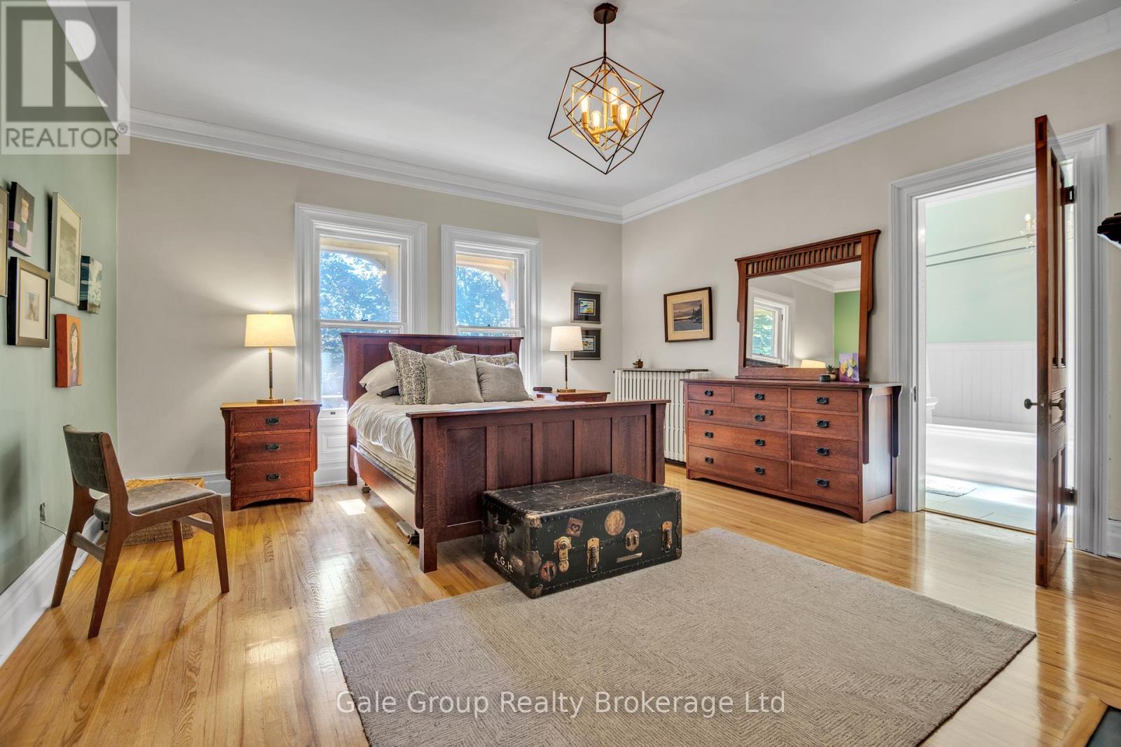 105 VANSITTART AVENUE - 33