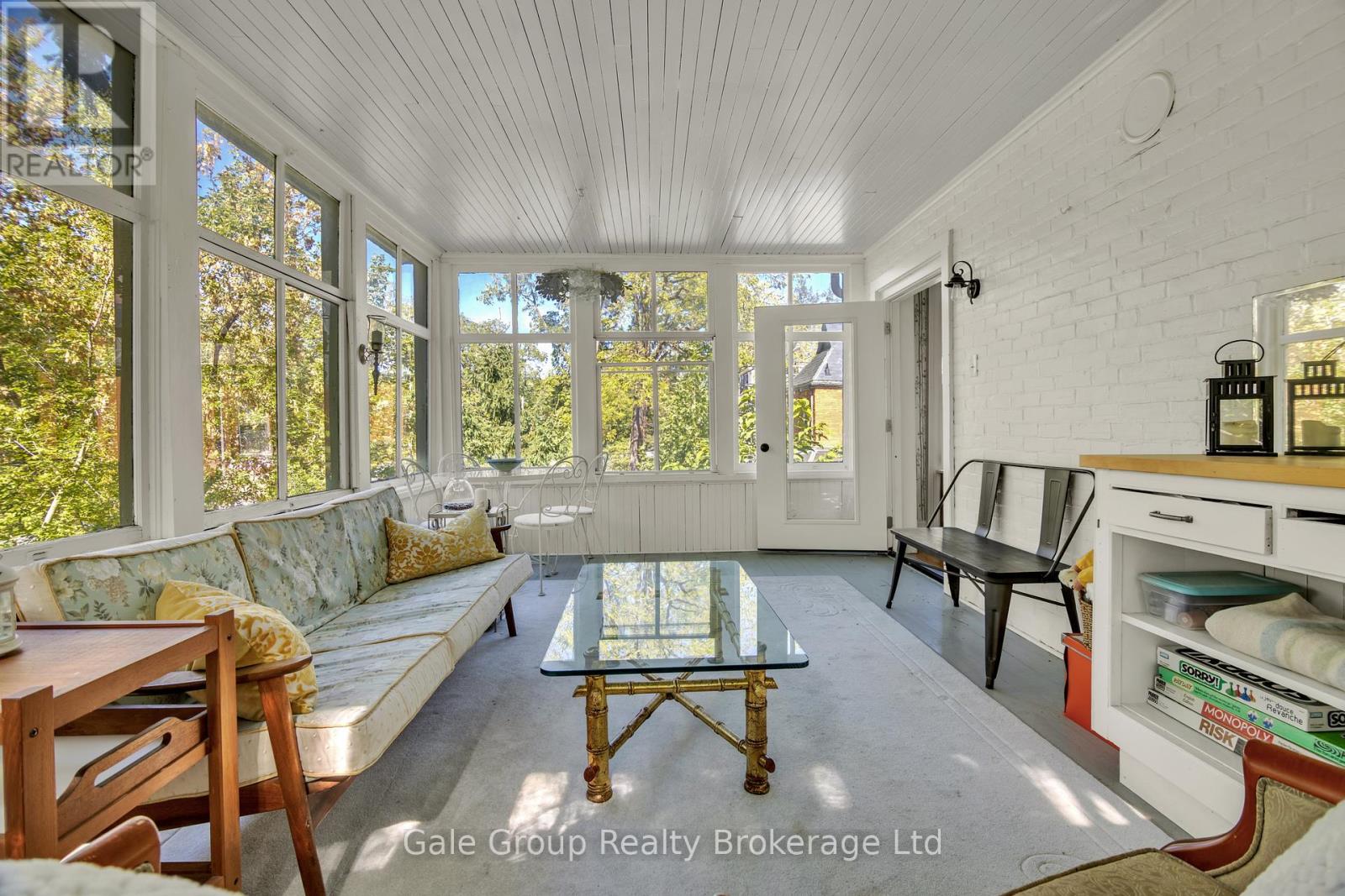 105 VANSITTART AVENUE - 37