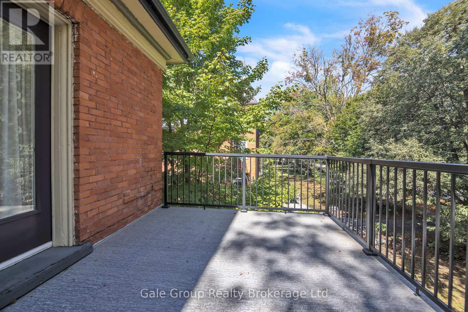 105 VANSITTART AVENUE - 40