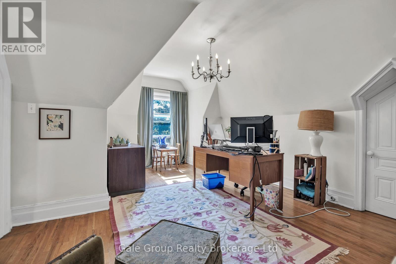 105 VANSITTART AVENUE - 41