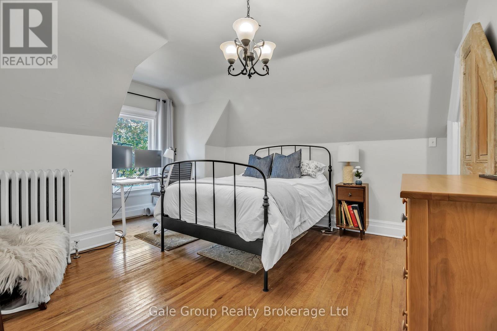 105 VANSITTART AVENUE - 42