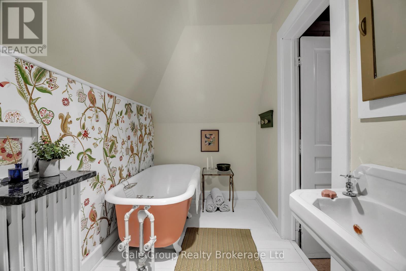 105 VANSITTART AVENUE - 43