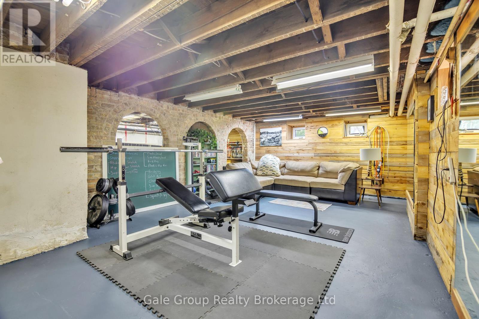 105 VANSITTART AVENUE - 45