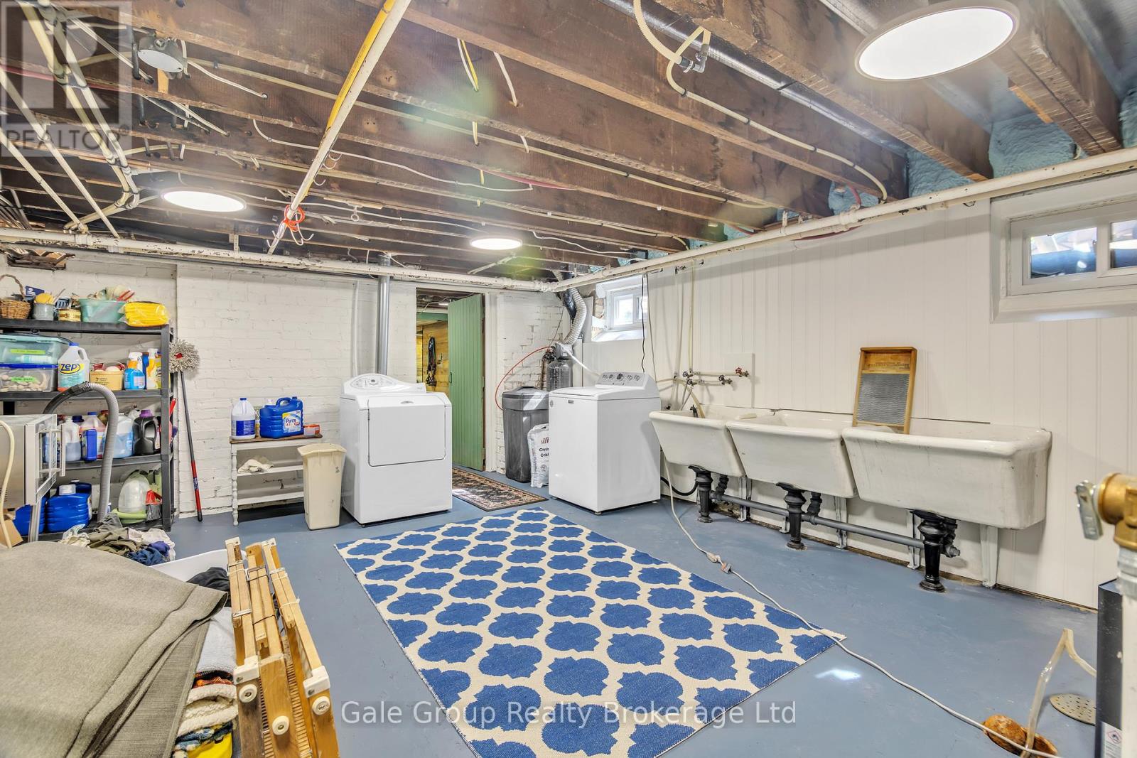 105 VANSITTART AVENUE - 46