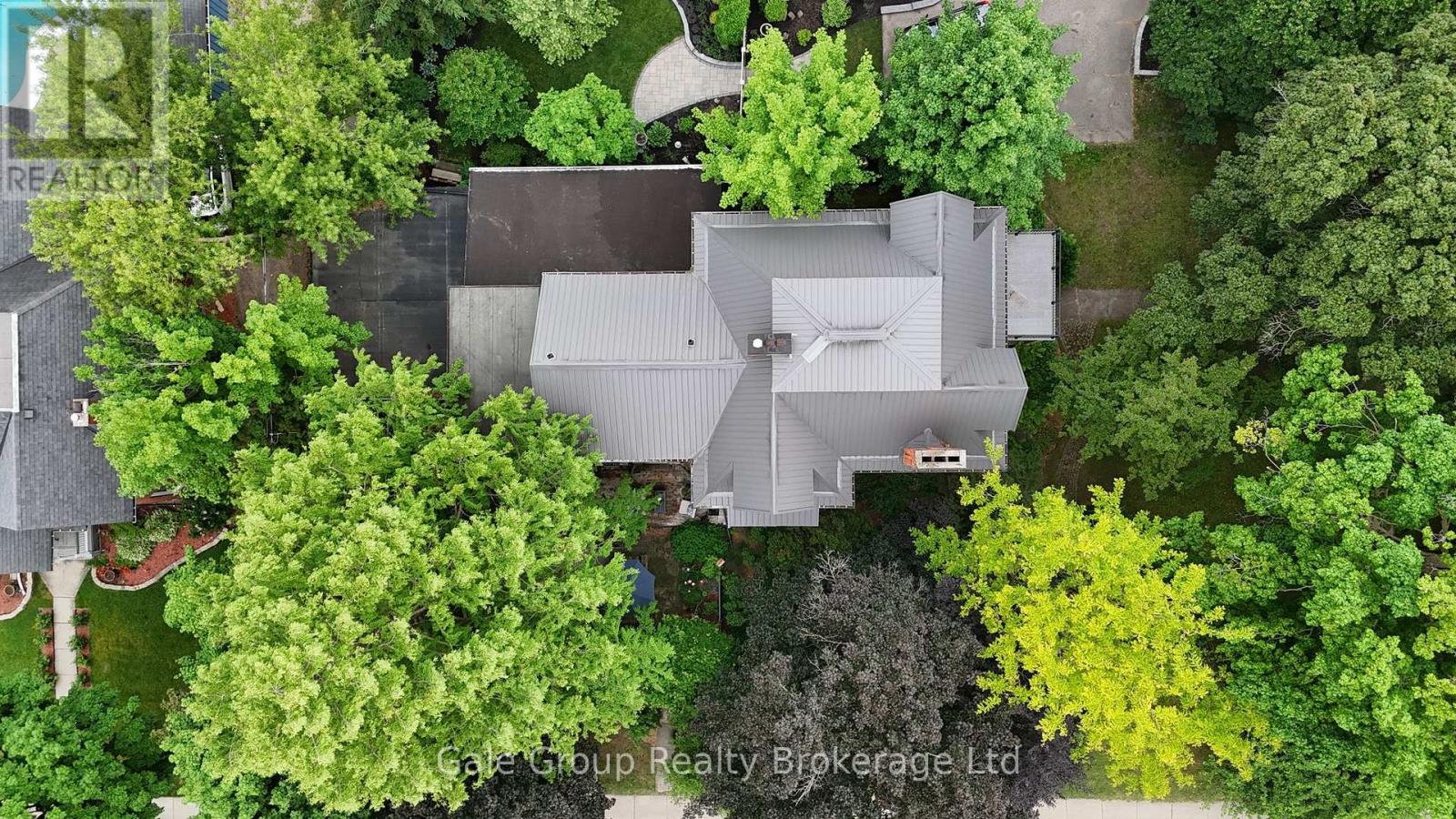 105 VANSITTART AVENUE - 47