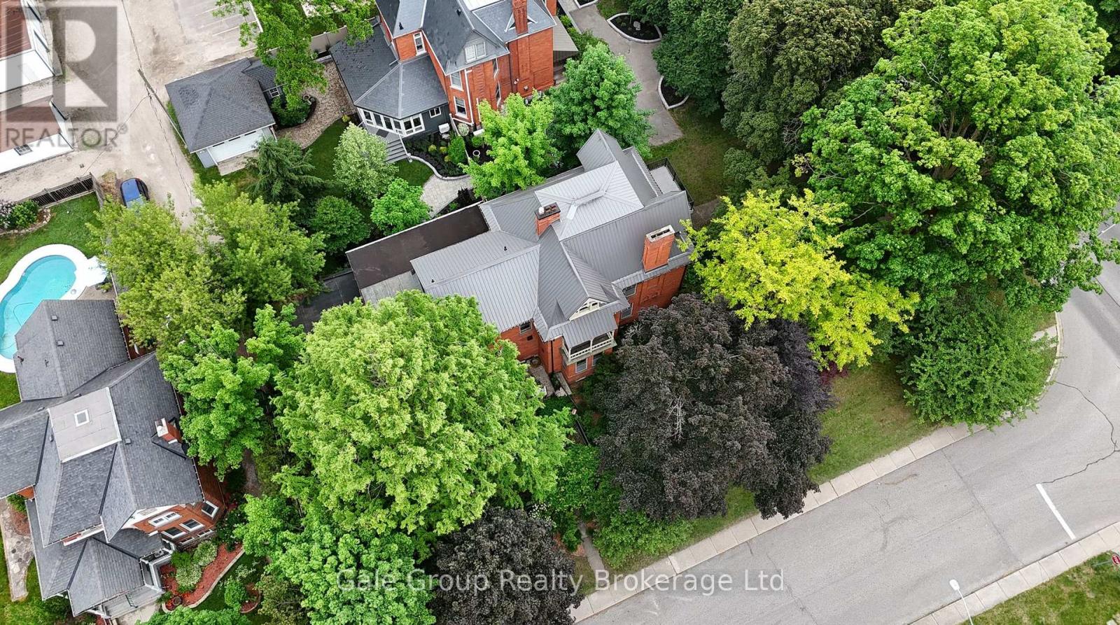 105 VANSITTART AVENUE - 49