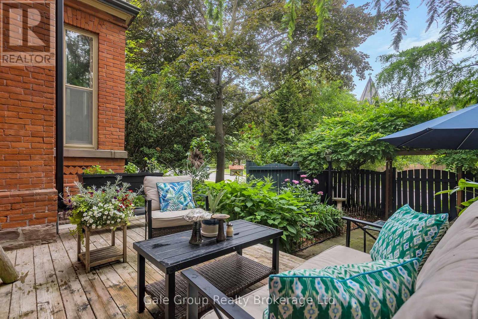105 VANSITTART AVENUE - 6