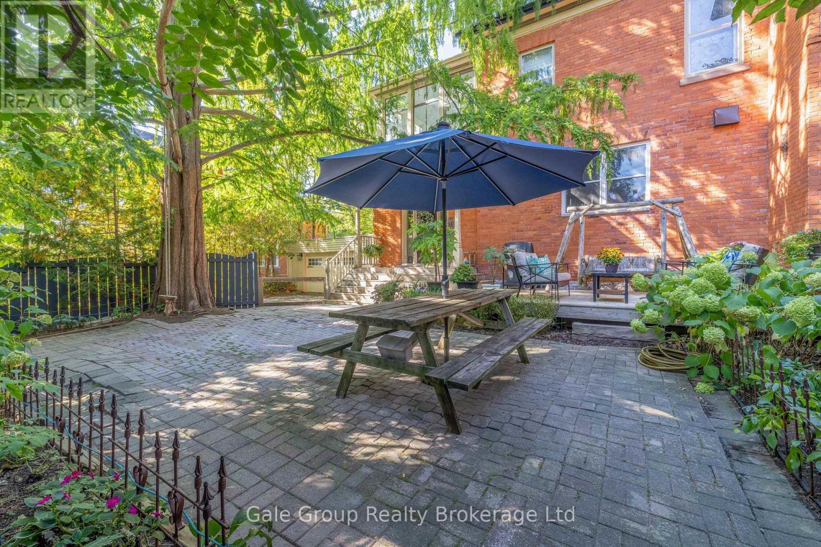 105 VANSITTART AVENUE - 8