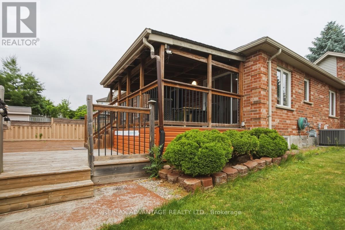 535 THORNWOOD DRIVE - 22