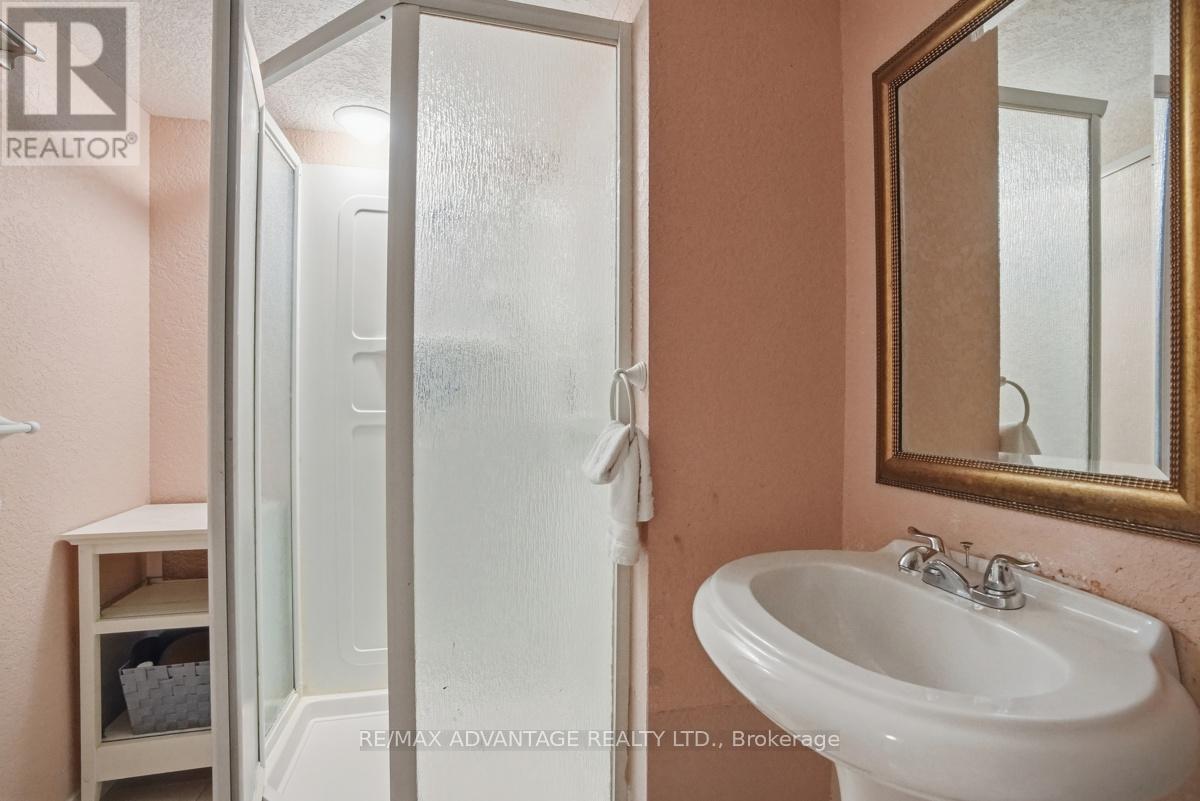 535 THORNWOOD DRIVE - 16