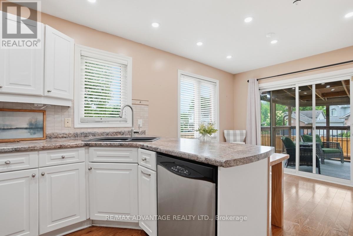 535 THORNWOOD DRIVE - 9