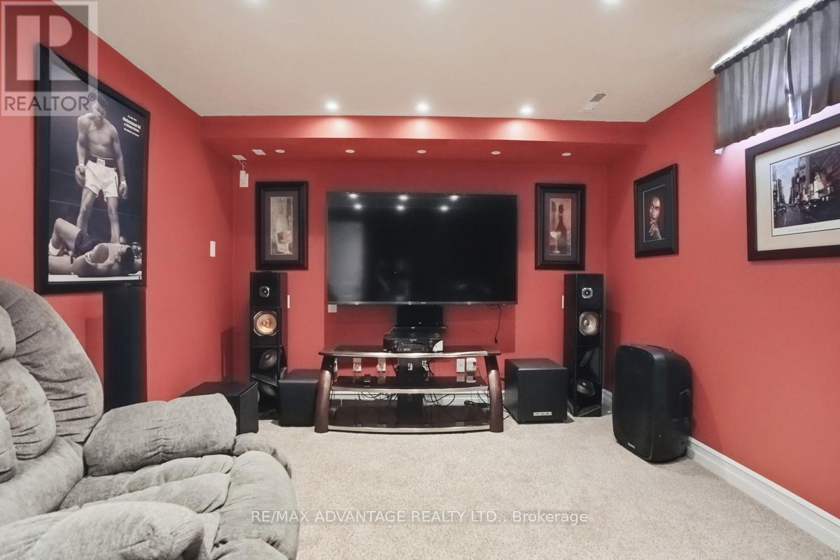535 THORNWOOD DRIVE - 19
