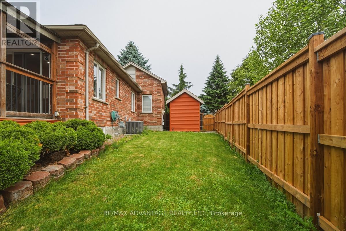535 THORNWOOD DRIVE - 23