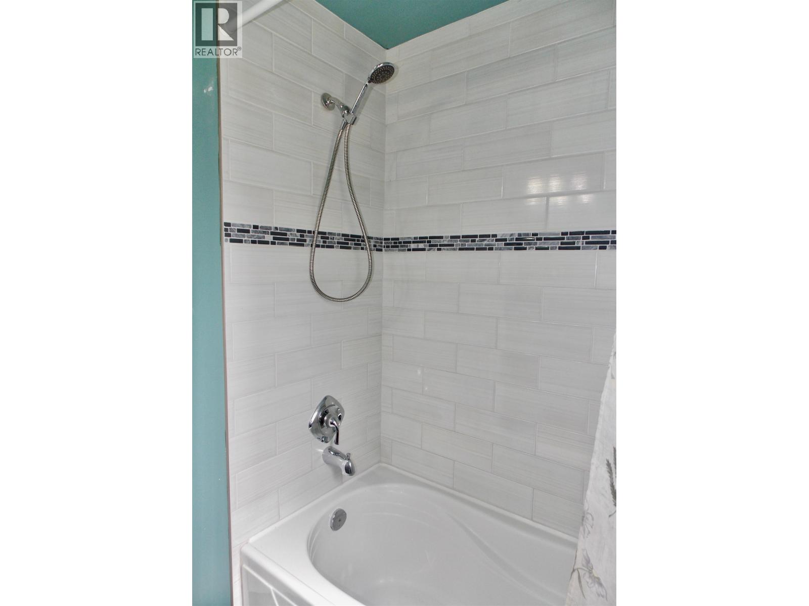 1636 CAROLYN ROAD - 11