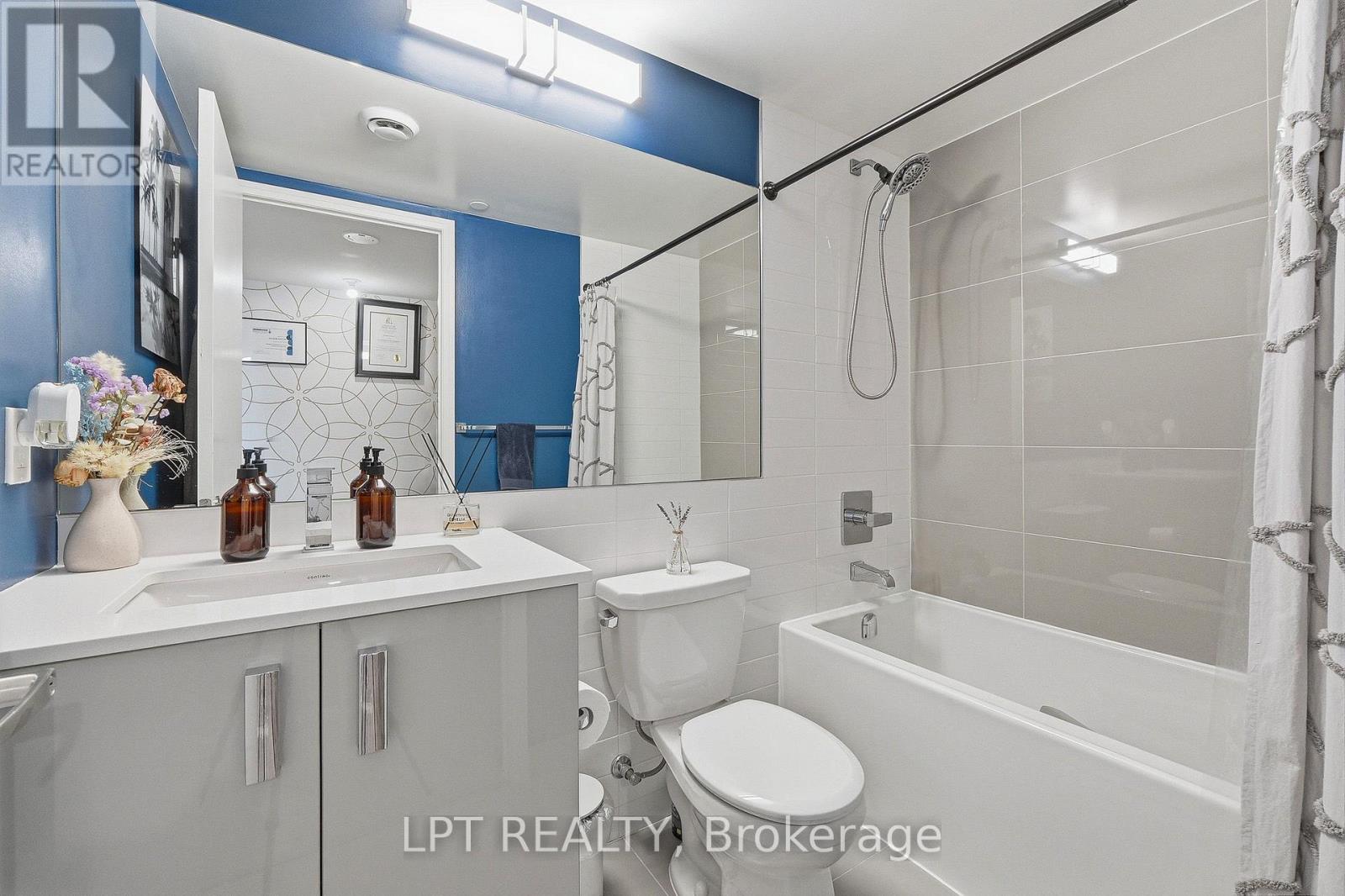 #709 10 GIBBS ROAD - 8