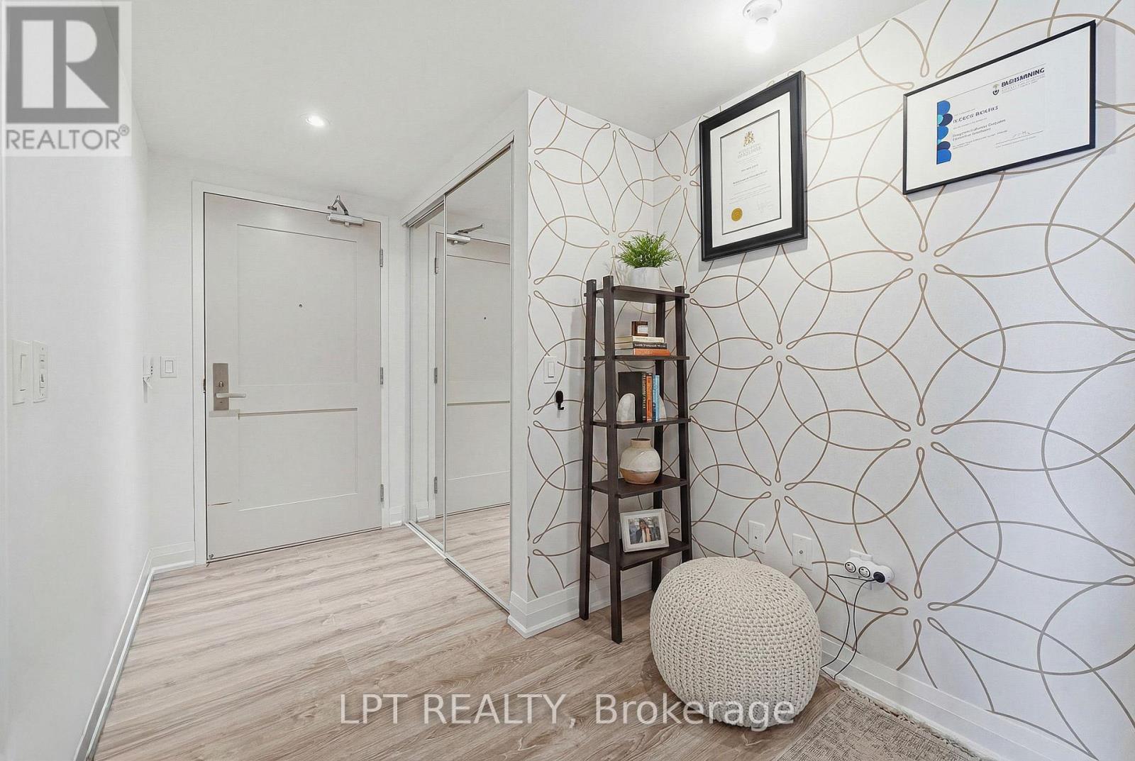 #709 10 GIBBS ROAD - 6